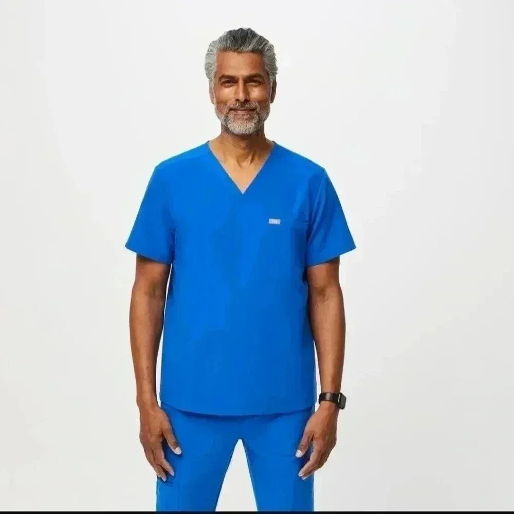 Figs Men's Chisec Three-Pocket Scrub Top. Royal Blue Size Large